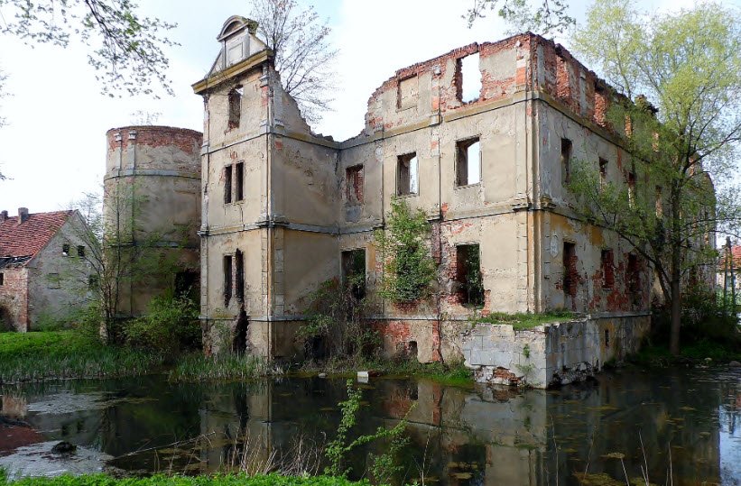 Pałac w Czerninie, Poland, Poland